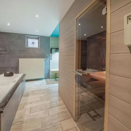 Charming With Jacuzzi And Sauna High Fens